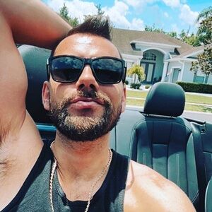 Meet your Posher, Mj